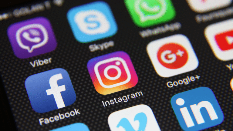 Meta AI Features for Facebook & Instagram: Game Changer or Gimmick?